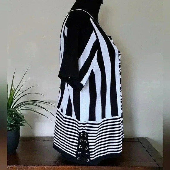 Michael Kors Short Sleeve Top Black and White Women's Size Medium - Picture 7 of 12